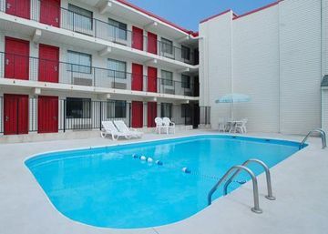 Days Inn & Suites By Wyndham Indianapolis Airport East Indianápolis Exterior foto